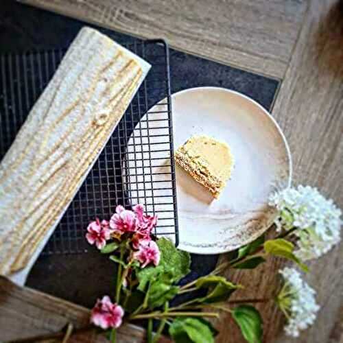 Le Jeune Prince et la Jeune Princesse Bûche Pâtissière Mangue, Citron et Noix de Coco