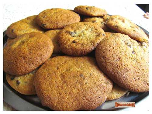 Cookies moelleux à la banane et aux pépites de chocolat - sucreetepices.over-blog.com
