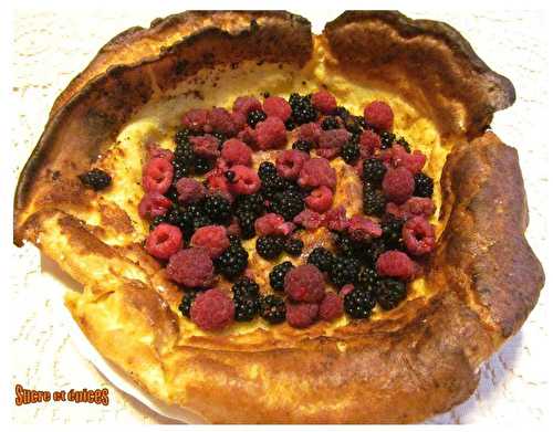 Dutch baby pancake aux fruits rouges