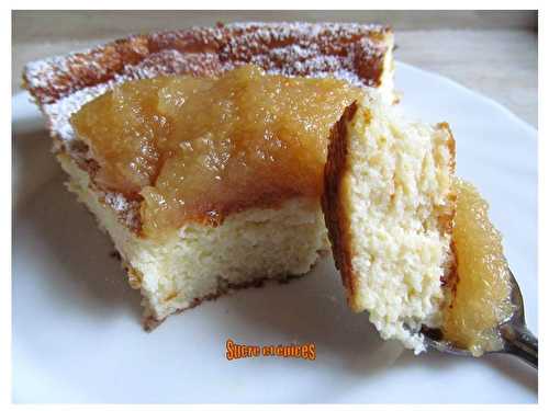 Gâteau au fromage blanc et à la semoule (zapekanka)