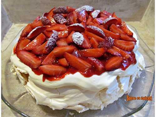Pavlova aux fraises - sucreetepices.over-blog.com