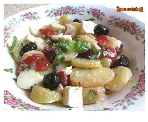 Salade pommes de terre, poivrons, feta, olives