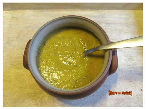 Soupe de courgettes aux pois chiches