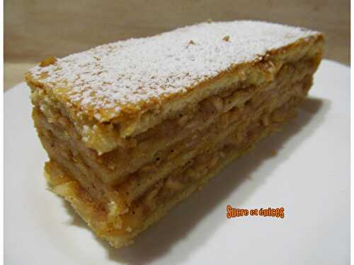 Gâteau aux pommes à la pâte sablée comme un Millefeuille - www.sucreetepices.com