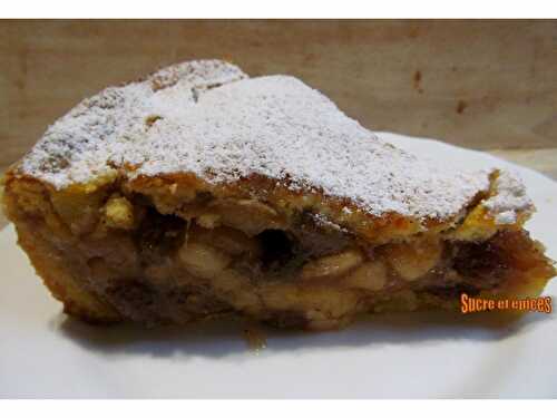 Tourte aux pommes façon strudel à la pâte brisée sucrée - www.sucreetepices.com