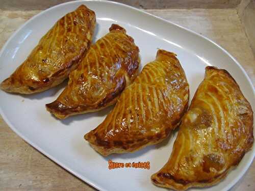 Chaussons aux pommes - recette facile - www.sucreetepices.com