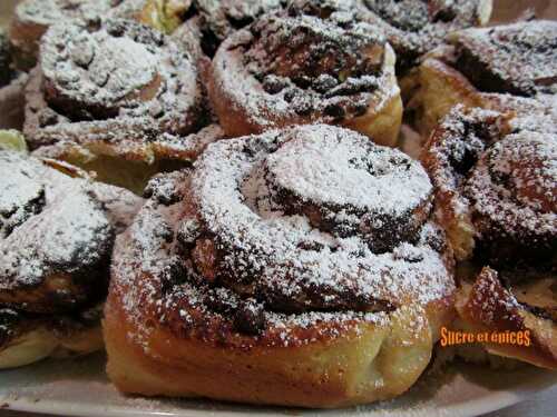 Roulés briochés au chocolat - Recette en vidéo - www.sucreetepices.com