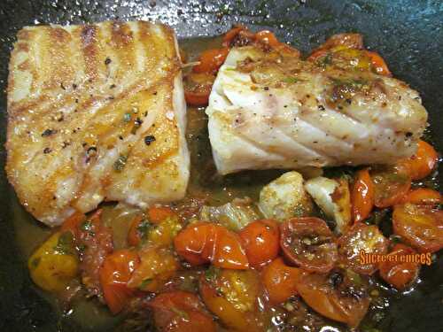 Filets de cabillaud, sauce tomates, vin blanc et basilic - www.sucreetepices.com