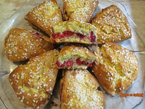 Scones ricotta, citron vert et framboises - www.sucreetepices.com