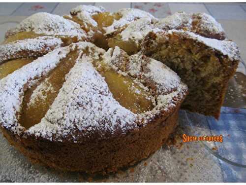 Gâteau moelleux aux poires - Recette en vidéo - www.sucreetepices.com