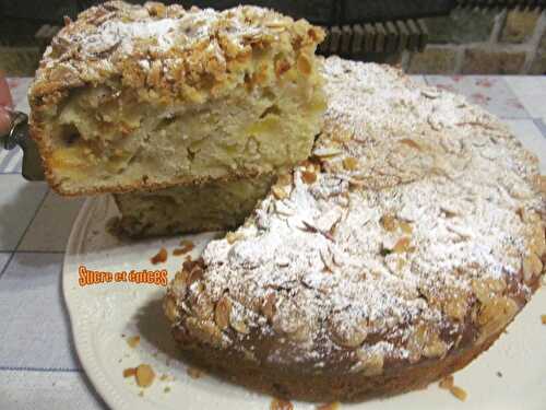 Gâteau moelleux aux pommes et amandes effilées - Recette en vidéo