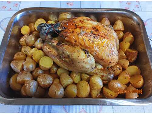 Poulet rôti avec des pommes de terre - Recette en vidéo