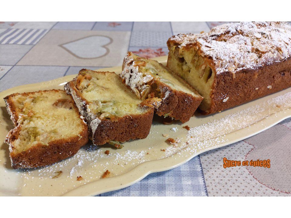 Cake rhubarbe amande - Recette en vidéo