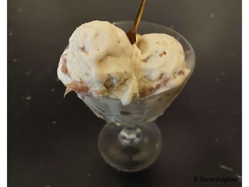 Glace à la rose - recette facile sans sorbetière
