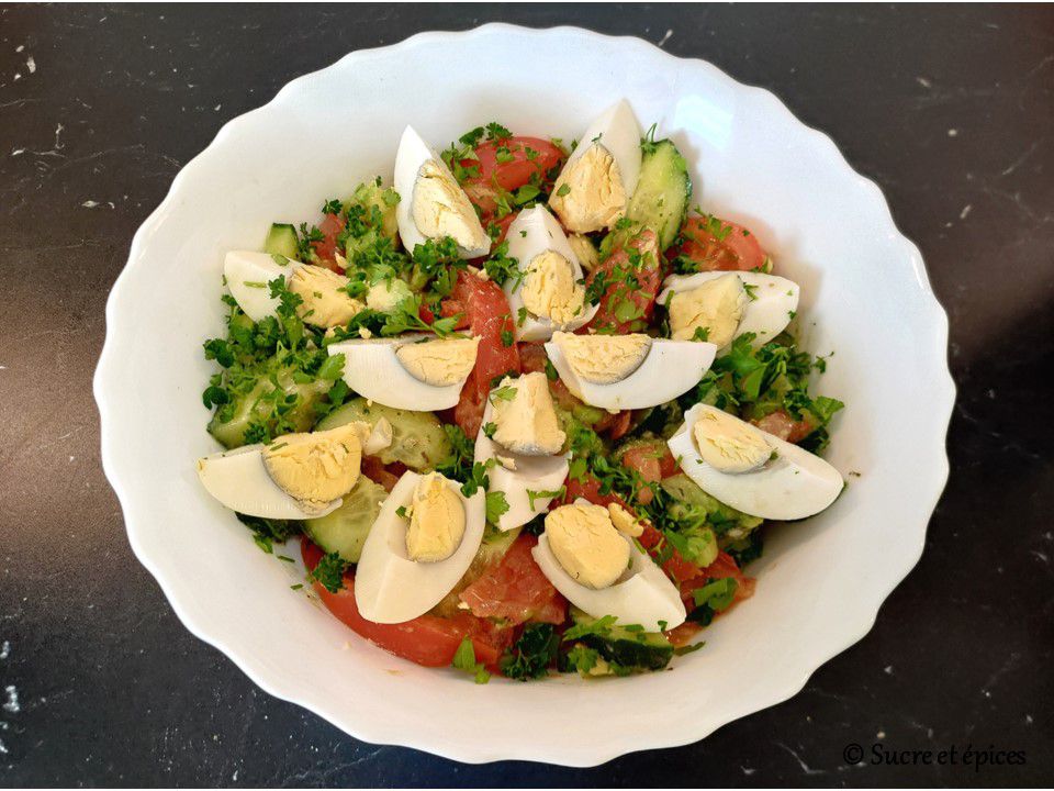 Salade de légumes et oeufs - Recette en vidéo