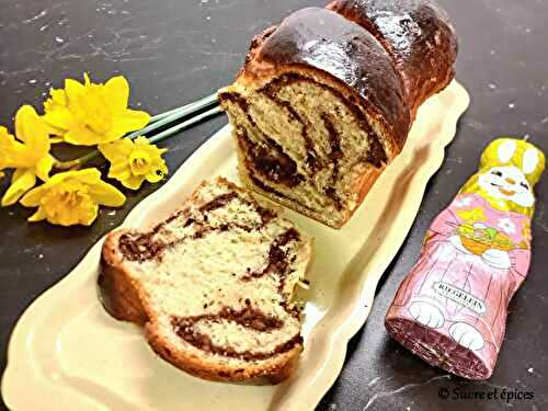 Brioche tressée aux noix et au cacao (Cozonac) - Recette en vidéo