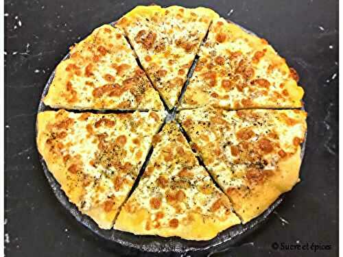 Pizza bianca au fromage - Recette en vidéo