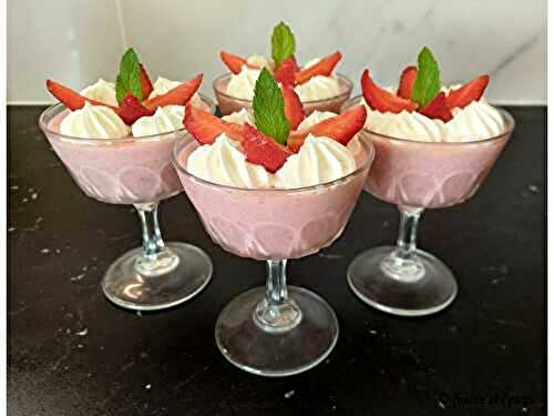 Verrines de mousse à la fraise - Recette en vidéo