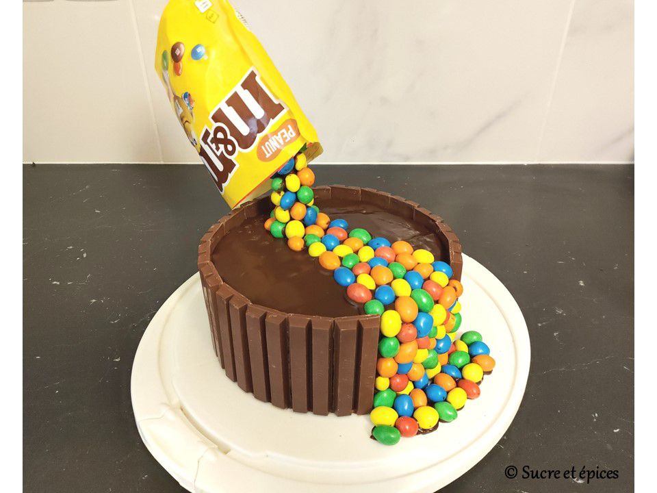 Gravity cake aux M&M's