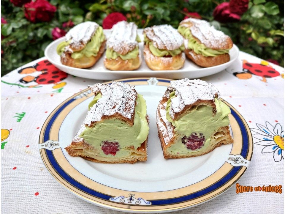 Eclairs framboise pistache - Recette en vidéo