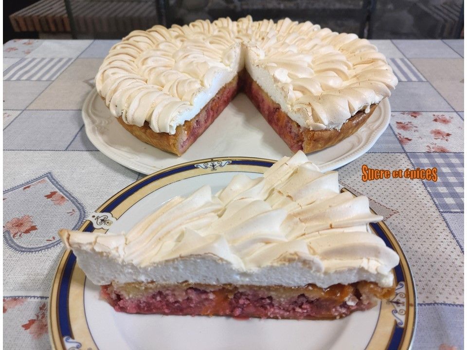 Tarte meringuée aux framboises et abricots - Recette en vidéo