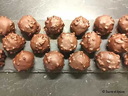 Bonbons aux gaufrettes façon Ferrero Rochers - Recette en vidéo