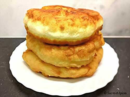 Pains frits ukraniens, sans levure boulangère - Коржики (Korzhiki)