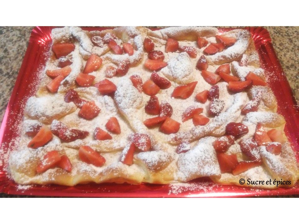 Pancake géant aux fraises, cuit au four - Recette en vidéo