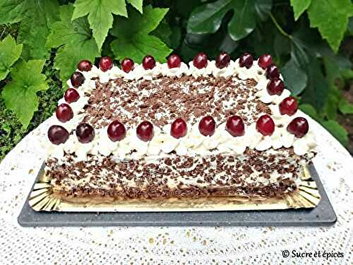 Gâteau Forêt Noire en format rectangulaire