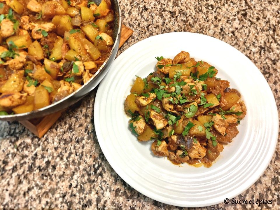 Ragoût de poulet aux pommes de terre et aubergines - Recette en vidéo