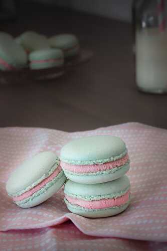 Macarons chocolat blanc et confiture de fraise