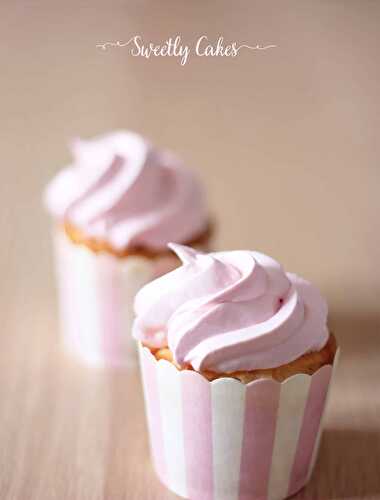 Cupcakes framboises et glaçace marshmallow à la framboises