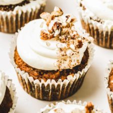 Carrot cake cupcakes et glaçage au cream cheese