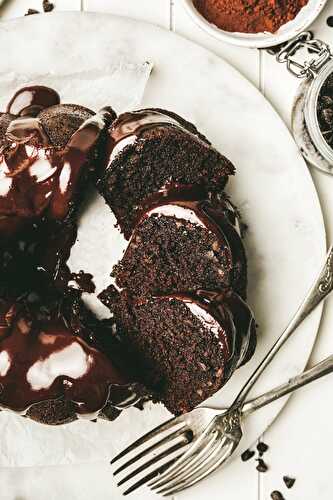 Bundt Cake au chocolat & glaçage rose