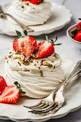 Pavlova individuelles aux fraises