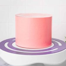 Lissage parfait d’un layer cake avec les disques acryliques 