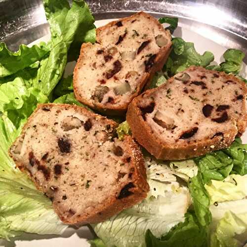 Cake végétal sans gluten aux olives et cornichons