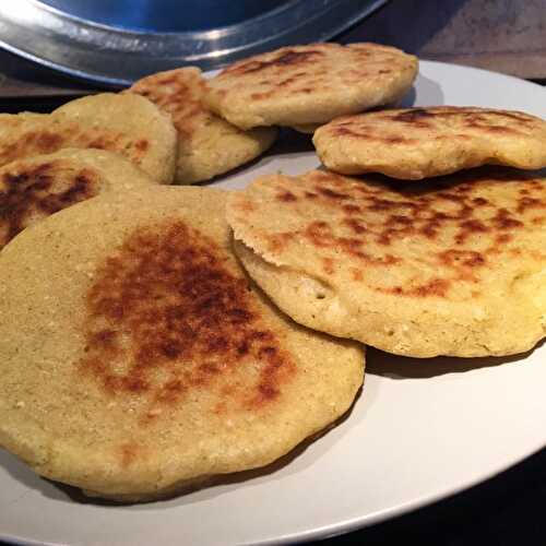 Pains à la poêle aux oignons et au cumin (sans gluten)