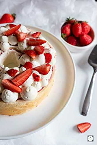 Roll cake aux fraises : le roulé à la confiture revisité