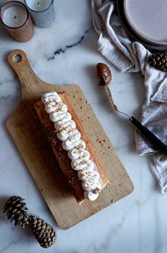 Bûche marrons myrtilles avec un biscuit japonais