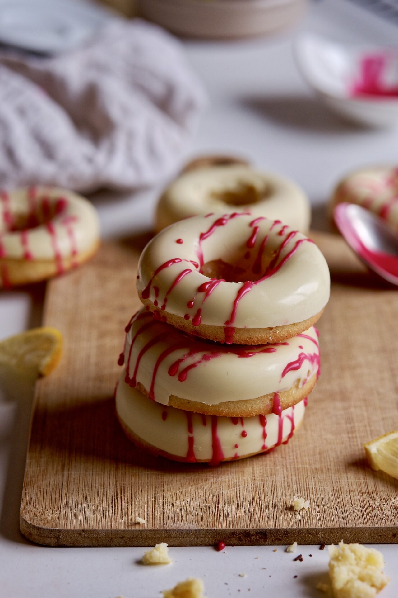 Cake citron gingembre façon donuts et glaçage chocolat blanc gingembre