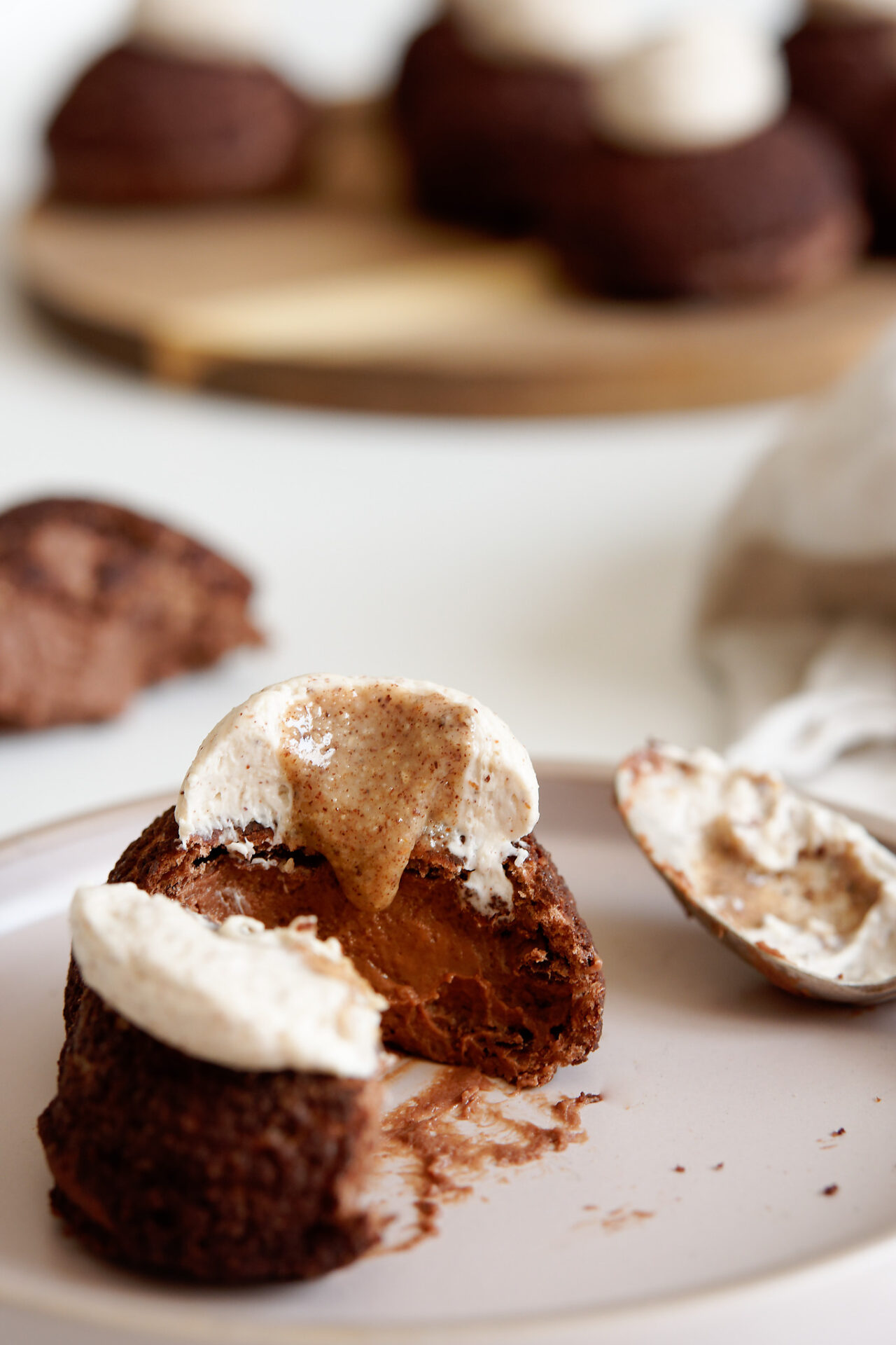 Choux au chocolat et noisettes