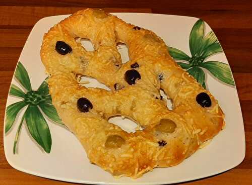 Fougasse aux olives noires et vertes