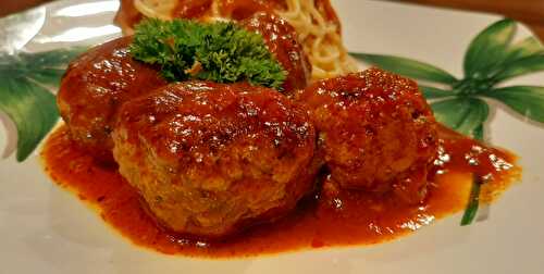 Boulettes de viande à la sauce tomate et mozzarella