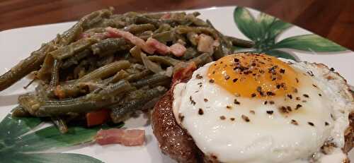 Haricots à l'Italienne avec steak à cheval