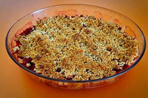 Crumble aux pommes et fraises