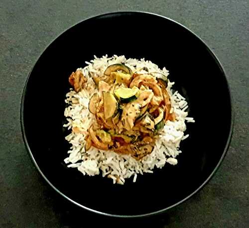 Riz à la courgette et aux champignons, lait de coco, pâte de curry rouge, coriandre