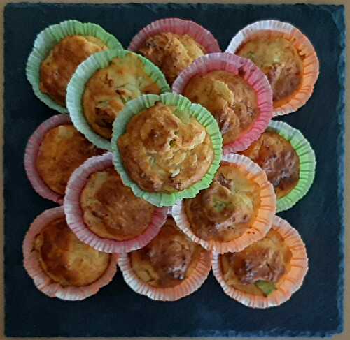 Muffins salés à base de pommes de terre, courgette, jambon et fromage fumé