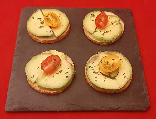 Toasts avocat et tomate cerise . Une recette pleine de fraicheur et végétarienne