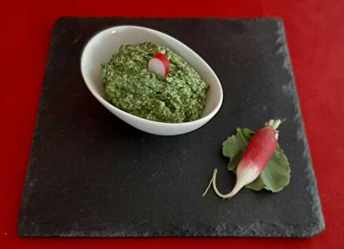 Pesto fanes de radis. Une recette économique et anti-gaspillage.